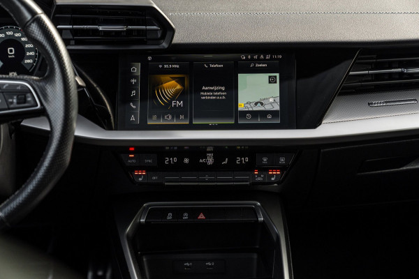 Audi A3 Limousine 30 TFSI S Edition 110 PK Aut. 2x S-Line Pano LED Matrix Trekhaak 17''