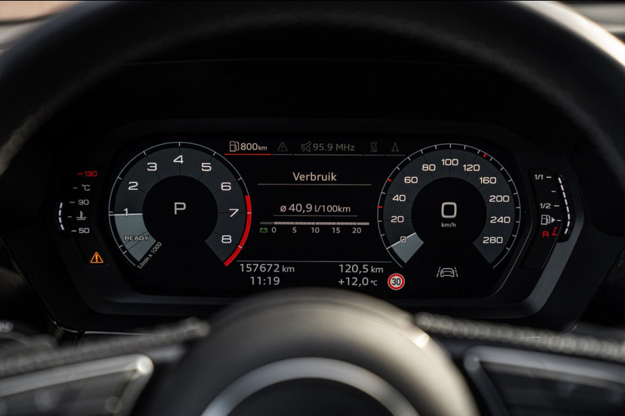 Audi A3 Limousine 30 TFSI S Edition 110 PK Aut. 2x S-Line Pano LED Matrix Trekhaak 17''