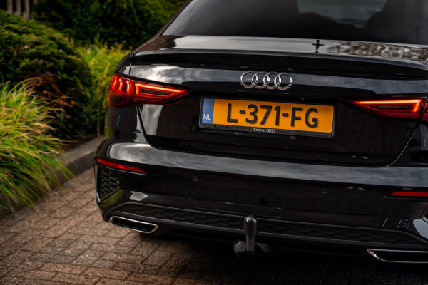 Audi A3 Limousine 30 TFSI S Edition 110 PK Aut. 2x S-Line Pano LED Matrix Trekhaak 17''