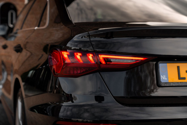 Audi A3 Limousine 30 TFSI S Edition 110 PK Aut. 2x S-Line Pano LED Matrix Trekhaak 17''