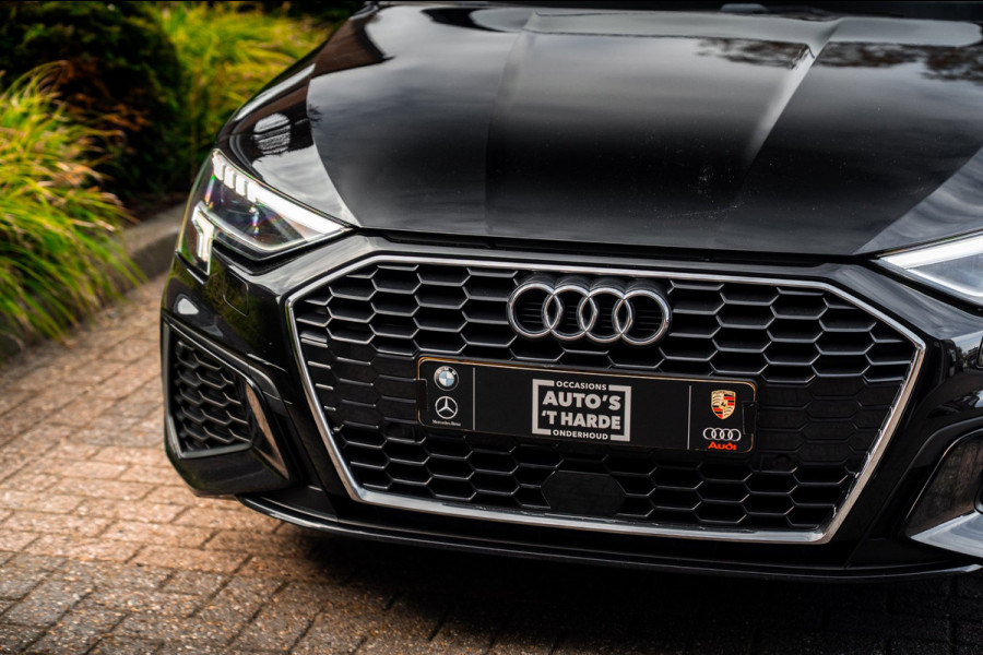 Audi A3 Limousine 30 TFSI S Edition 110 PK Aut. 2x S-Line Pano LED Matrix Trekhaak 17''