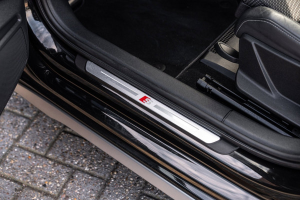 Audi A3 Limousine 30 TFSI S Edition 110 PK Aut. 2x S-Line Pano LED Matrix Trekhaak 17''