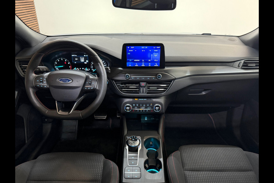 Ford Focus 1.5 EcoBoost ST Line Business | 184PK | Pano | Full LED | Comfort-Pack | Winter-Pack | ST Styling-Pack | SYNC3-APPLink