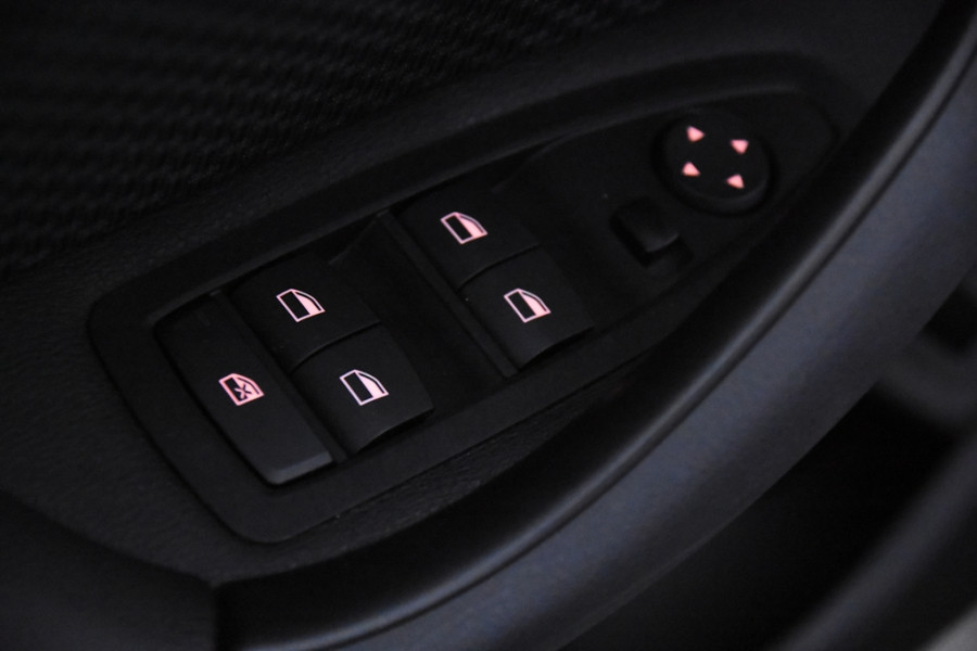 BMW X1 sDrive18i *1ste Eigenaar*Navigatie*Camera*