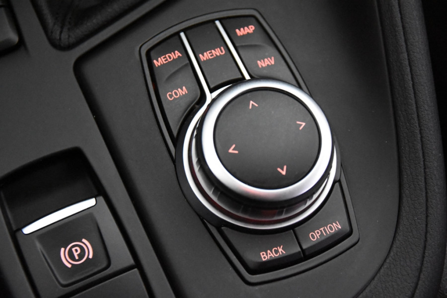 BMW X1 sDrive18i *1ste Eigenaar*Navigatie*Camera*