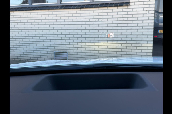Mercedes-Benz A-Klasse 200 Premium AMG PAKKET l SFEERVERL. l PANO l TREKHAAK
