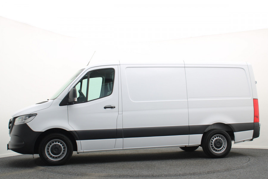 Mercedes-Benz Sprinter 317 CDI Aut. L2H1 Leer, 3-Zits, Camera, Standkachel, Airco, Cruise, Apple Carplay, Trekhaak