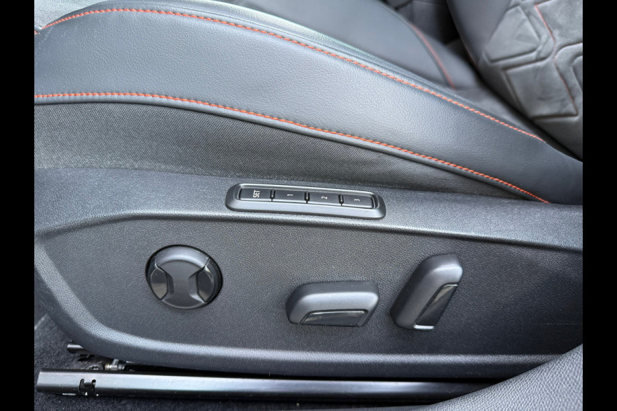 Seat Leon 1.5 eTSI FR Launch Edition - Automaat - schuif-/kanteldak - Beats - Trekhaak - Org.NL