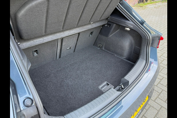 Seat Leon 1.5 eTSI FR Launch Edition - Automaat - schuif-/kanteldak - Beats - Trekhaak - Org.NL