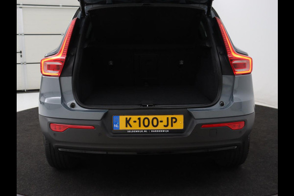 Volvo XC40 Recharge P8 AWD R-Design | SOH 90.6% | Leder/Alcantara | Stoelverwarming | Harman/Kardon | Adaptive cruise | Side Assist | Carplay | Stuurverwarming | Navigatie | Full LED | Camera