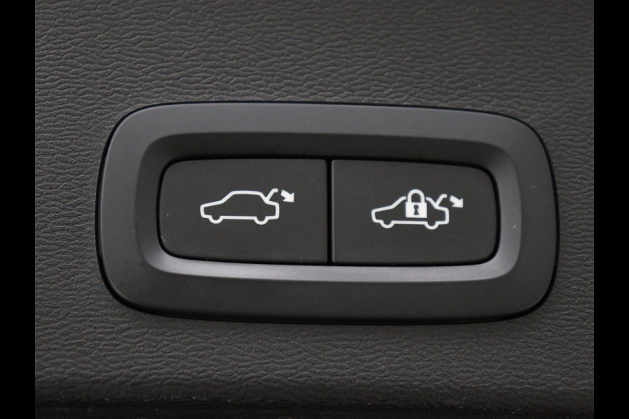 Volvo XC40 Recharge P8 AWD R-Design | SOH 90.6% | Leder/Alcantara | Stoelverwarming | Harman/Kardon | Adaptive cruise | Side Assist | Carplay | Stuurverwarming | Navigatie | Full LED | Camera