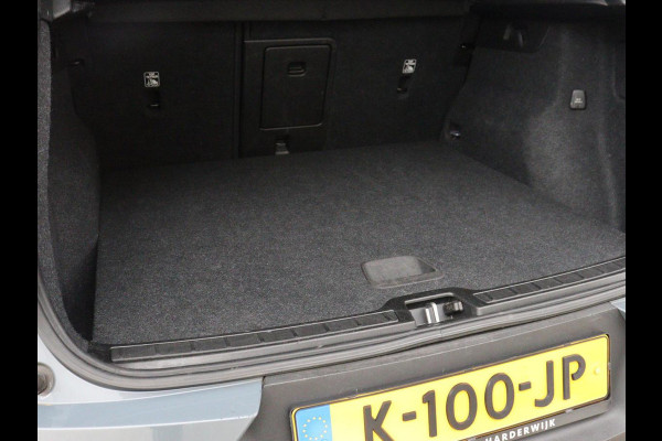 Volvo XC40 Recharge P8 AWD R-Design | SOH 90.6% | Leder/Alcantara | Stoelverwarming | Harman/Kardon | Adaptive cruise | Side Assist | Carplay | Stuurverwarming | Navigatie | Full LED | Camera