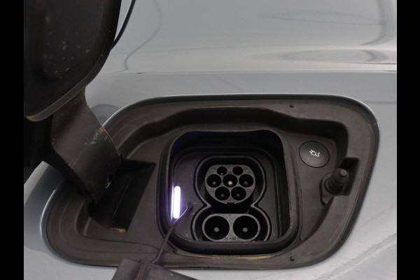 Volvo XC40 Recharge P8 AWD R-Design | SOH 90.6% | Leder/Alcantara | Stoelverwarming | Harman/Kardon | Adaptive cruise | Side Assist | Carplay | Stuurverwarming | Navigatie | Full LED | Camera