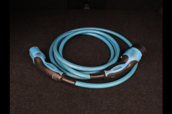 Volvo XC40 Recharge P8 AWD R-Design | SOH 90.6% | Leder/Alcantara | Stoelverwarming | Harman/Kardon | Adaptive cruise | Side Assist | Carplay | Stuurverwarming | Navigatie | Full LED | Camera