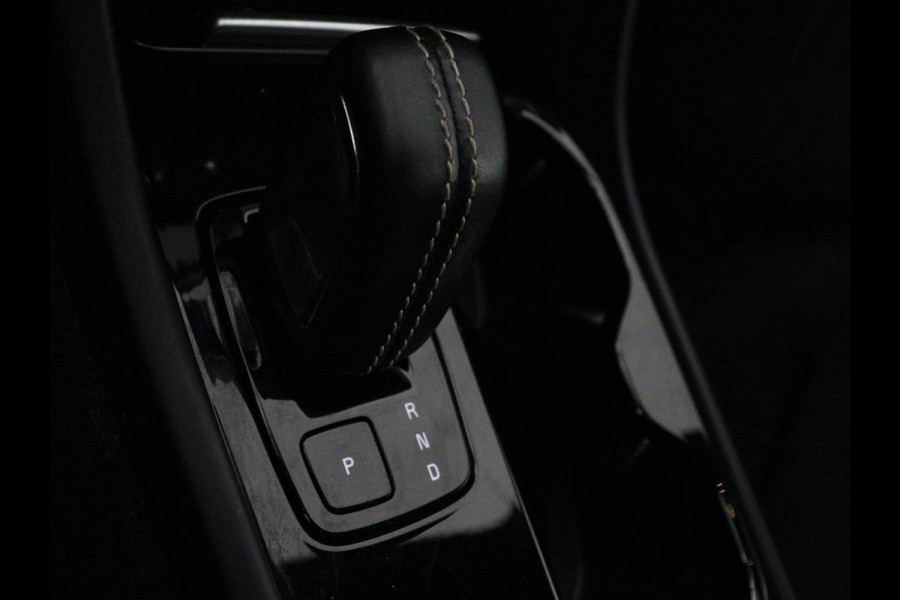 Volvo XC40 Recharge P8 AWD R-Design | SOH 90.6% | Leder/Alcantara | Stoelverwarming | Harman/Kardon | Adaptive cruise | Side Assist | Carplay | Stuurverwarming | Navigatie | Full LED | Camera