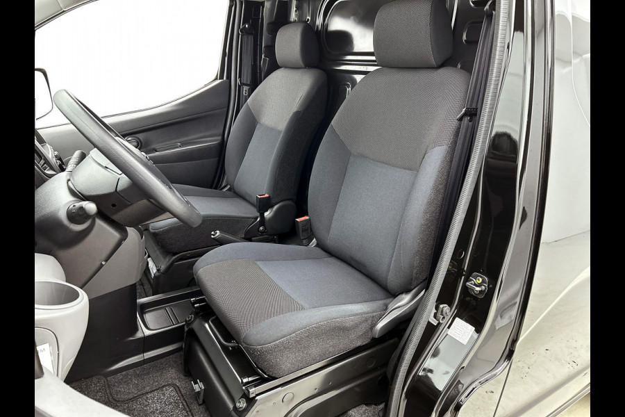Nissan NV200 1.5 DCi 90PK Optima *36.980KM* / Schuifdeur rechts / Airco / Pdc+Camera / Radio multimedia / Visibility-Pack / APK Nieuw