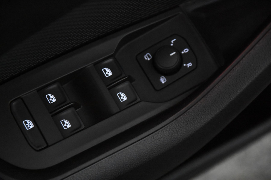 Škoda Octavia Combi 1.0 TSI Clever *1ste Eigenaar*Trekhaak*Stoelverwarming*Navigatie*Camera*