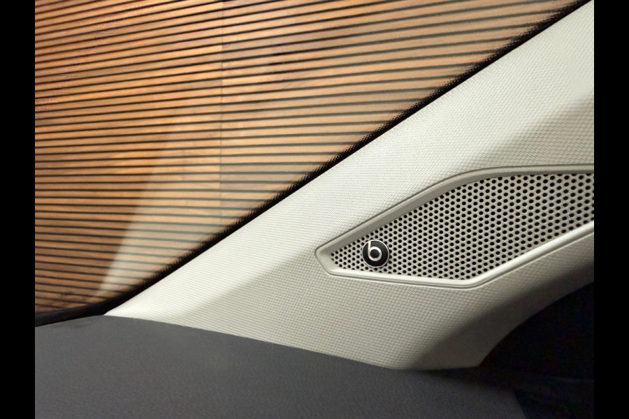 Volkswagen Taigo 1.5 TSI Style 150PK | Pano | Virtual | IQ-Drive | BEATS | ArtVelours | Licht+Zicht | Park+Comfort Pakket | IQ-LED