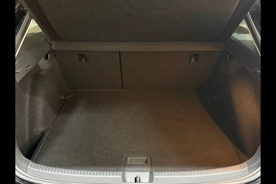 Volkswagen Taigo 1.5 TSI Style 150PK | Pano | Virtual | IQ-Drive | BEATS | ArtVelours | Licht+Zicht | Park+Comfort Pakket | IQ-LED