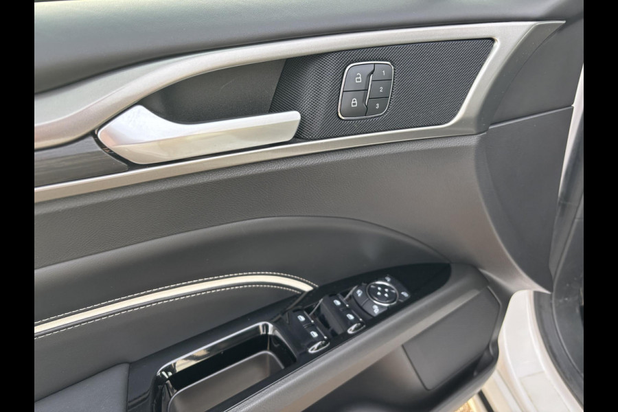 Ford Mondeo Wagon 2.0 IVCT HEV Vignale 187 pk | Panoramadak |  Adaptieve cruise  control |  Trekhaak | Winter Pack | Adaptive cruise control |  Achteruitrijcamera | Bestuurdersstoel Met Geheugen