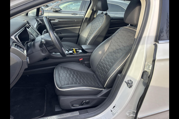 Ford Mondeo Wagon 2.0 IVCT HEV Vignale 187 pk | Panoramadak |  Adaptieve cruise  control |  Trekhaak | Winter Pack | Adaptive cruise control |  Achteruitrijcamera | Bestuurdersstoel Met Geheugen