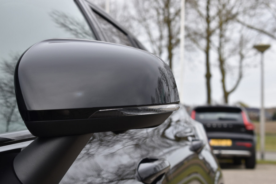 Volvo V60 B4 211PK Automaat Plus Dark | Trekhaak | ACC | Leder | Stoelverwarming | 360 Camera | 18"LMV |