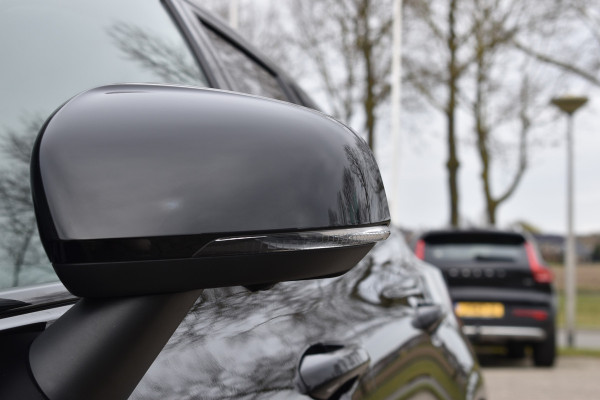 Volvo V60 B4 211PK Automaat Plus Dark | Trekhaak | ACC | Leder | Stoelverwarming | 360 Camera | 18"LMV |