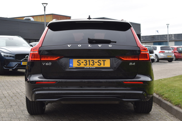 Volvo V60 B4 211PK Automaat Plus Dark | Trekhaak | ACC | Leder | Stoelverwarming | 360 Camera | 18"LMV |