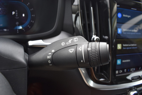 Volvo V60 B4 211PK Automaat Plus Dark | Trekhaak | ACC | Leder | Stoelverwarming | 360 Camera | 18"LMV |
