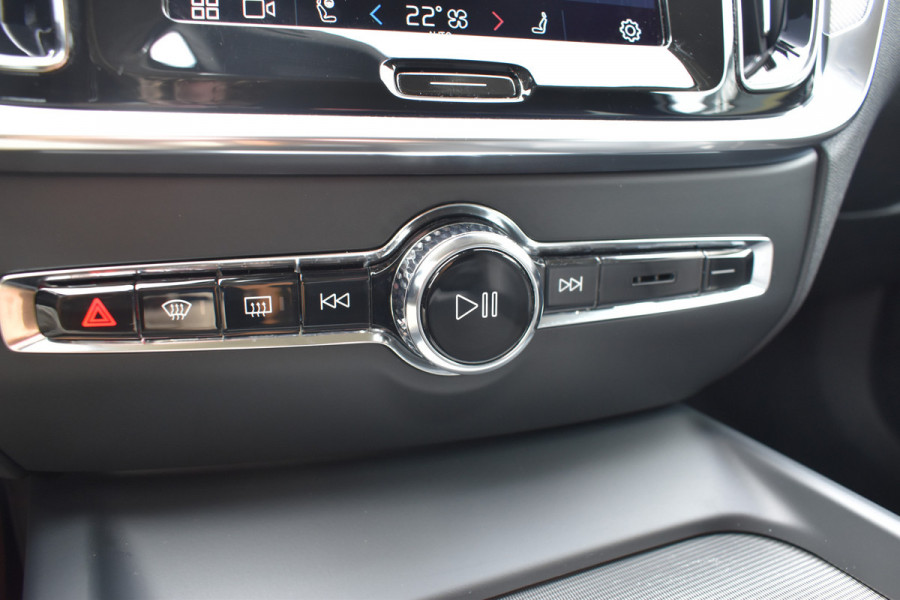 Volvo V60 B4 211PK Automaat Plus Dark | Trekhaak | ACC | Leder | Stoelverwarming | 360 Camera | 18"LMV |