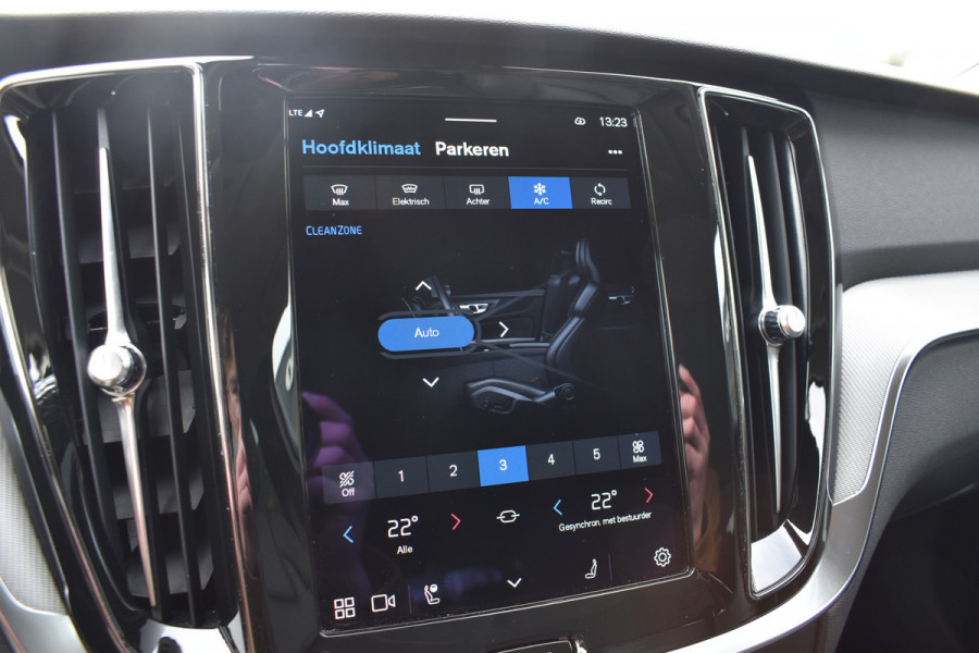 Volvo V60 B4 211PK Automaat Plus Dark | Trekhaak | ACC | Leder | Stoelverwarming | 360 Camera | 18"LMV |