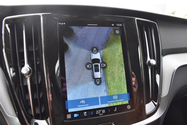 Volvo V60 B4 211PK Automaat Plus Dark | Trekhaak | ACC | Leder | Stoelverwarming | 360 Camera | 18"LMV |