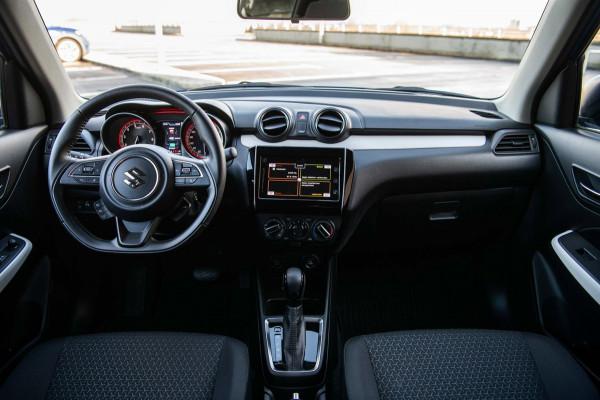 Suzuki Swift 1.2 Select Smart Hybrid | Automaat | Airco | Adaptieve Cruise Control | Camera | Stoelverwarming |