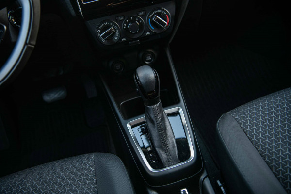 Suzuki Swift 1.2 Select Smart Hybrid | Automaat | Airco | Adaptieve Cruise Control | Camera | Stoelverwarming |