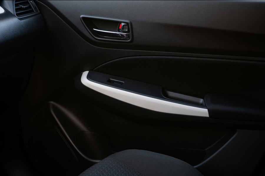 Suzuki Swift 1.2 Select Smart Hybrid | Automaat | Airco | Adaptieve Cruise Control | Camera | Stoelverwarming |