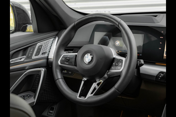 BMW X1 sDrive18i M-Sport Pro - Full-Option - ACC - Trekhaak - Memory