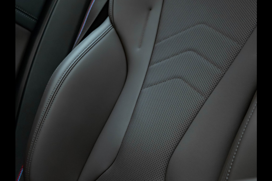 BMW X1 sDrive18i M-Sport Pro - Full-Option - ACC - Trekhaak - Memory