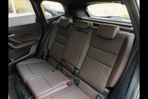 BMW X1 sDrive18i M-Sport Pro - Full-Option - ACC - Trekhaak - Memory