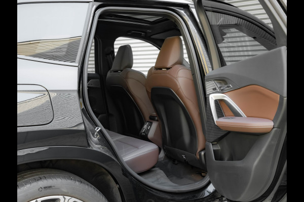 BMW X1 sDrive18i M-Sport Pro - Full-Option - ACC - Trekhaak - Memory
