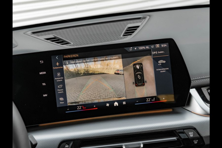 BMW X1 sDrive18i M-Sport Pro - Full-Option - ACC - Trekhaak - Memory