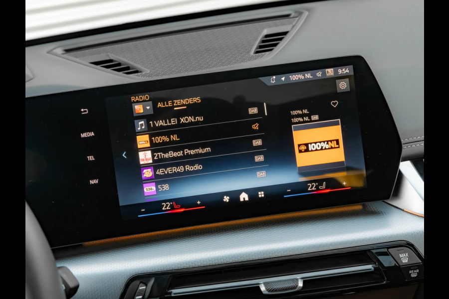 BMW X1 sDrive18i M-Sport Pro - Full-Option - ACC - Trekhaak - Memory