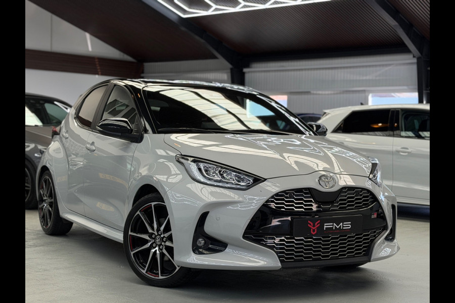 Toyota Yaris 1.5 Hybrid 130 GR SPORT HuD CarPlay Camera