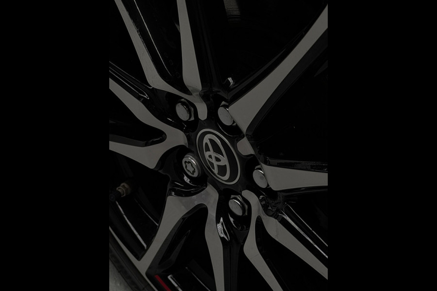 Toyota Yaris 1.5 Hybrid 130 GR SPORT HuD CarPlay Camera