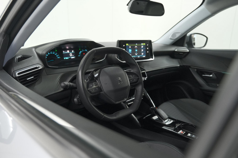 Peugeot e-2008 EV Allure 50 kWh | SOH=96.7 % | 3 Fase Laadfunctie | Camera | Navigatie | Parkeersensoren | Apple Carplay