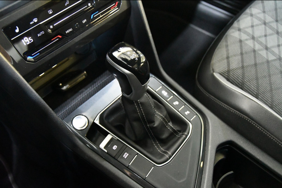 Volkswagen Tiguan 1.5 TSI R-Line*Full-option*Pano*Cam*Keyless*Elk-trekhaak