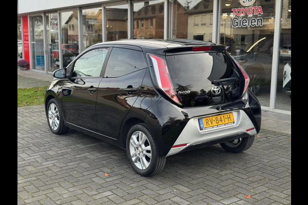 Toyota Aygo 1.0 VVT-i X-Joy | Eerste eigenaar, Lichtmetalen velgen, Climate control, Privacy glass, Nieuw geleverd & onderhouden