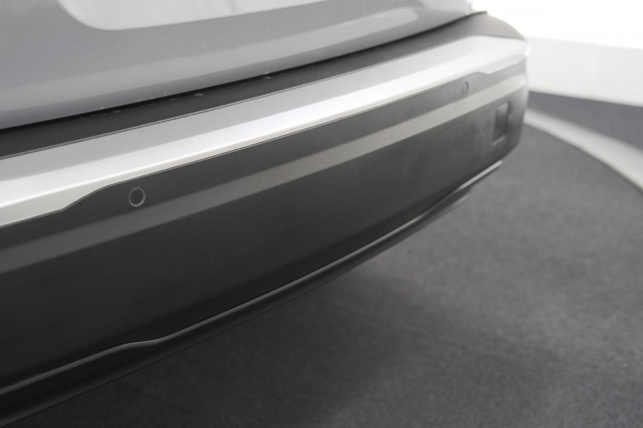 Peugeot e-2008 EV Allure 50 kWh | SOH=96.7 % | 3 Fase Laadfunctie | Camera | Navigatie | Parkeersensoren | Apple Carplay