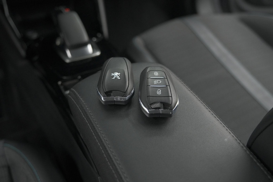 Peugeot e-2008 EV Allure 50 kWh | SOH=96.7 % | 3 Fase Laadfunctie | Camera | Navigatie | Parkeersensoren | Apple Carplay