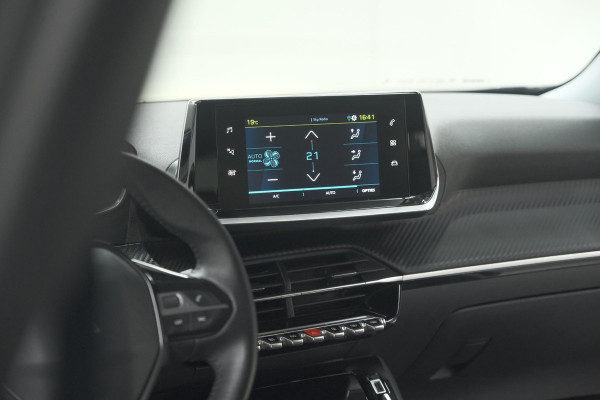 Peugeot e-2008 EV Allure 50 kWh | SOH=96.7 % | 3 Fase Laadfunctie | Camera | Navigatie | Parkeersensoren | Apple Carplay