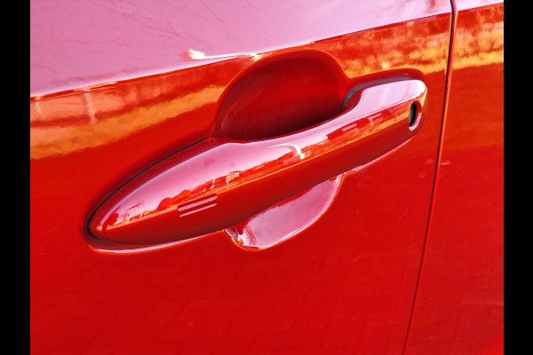 Toyota Bz4x 71,4 kWh Premium | Trekhaak, 20 inch, 360 camera, Half Leer, Bi-Tone, Dodehoekherkenning, Panoramadak, Parkeersensoren